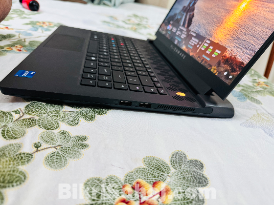 Alienware m15 r7